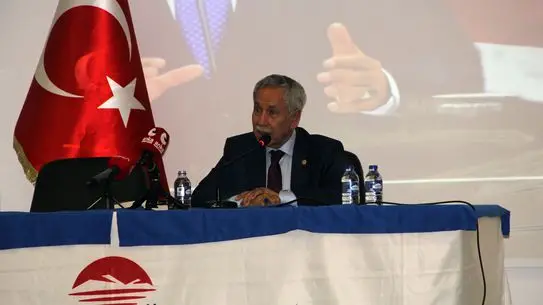 Arınç'tan Eğitim Reformu Uyarısı: Geleceğin Garantisi