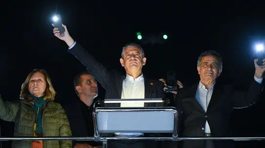 Özgür Özel, İddialara Kesin Yanıt Verdi: Onursal Adıgüzel'in Suçsuzluğu Vurgulandı