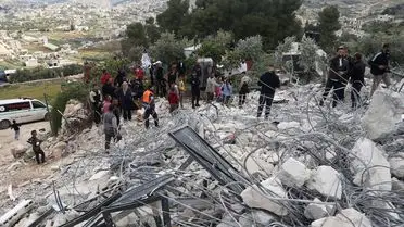 İsrail Ordusu El Halil’de Bir Filistinli Ailenin Evinin Yıkımını Gerçekleştirdi