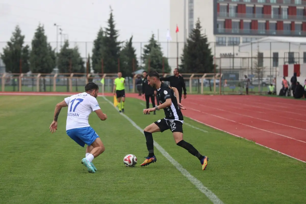 Akedaş İstiklalspor, Ankara Demirspor'u 2-0 Mağlup Ederek Play-off Yolunda Öne Çıktı
