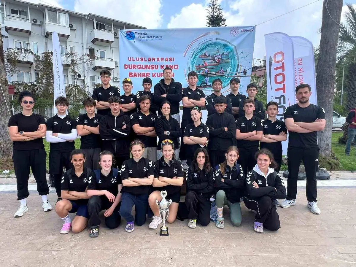 Rizeli Gençler Durgunsu Kano Bahar Kupası'nda Madalya Yağmuruna Tutuldu