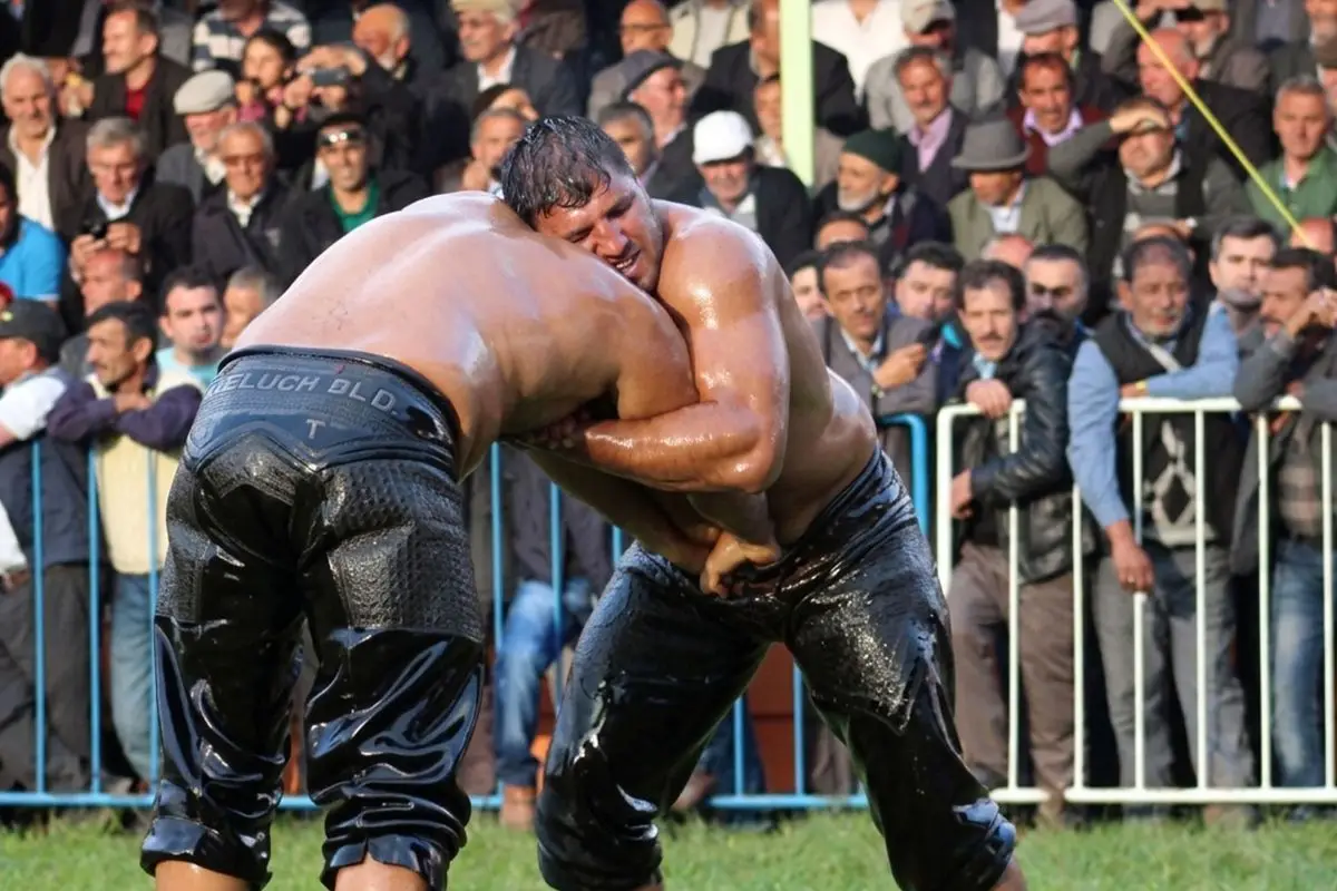 Kepez Belediyesi'nde Yağlı Güreş Şöleni: Enes Doğan Yeni Başpehlivan Oldu