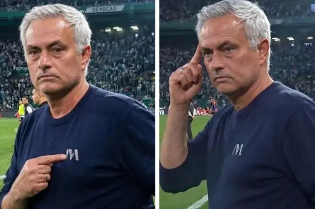 Mourinho forması ve logoyu işaret ederken