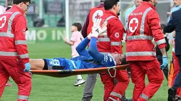 Cesena Kalecisi Jonathan Klinsmann'ın Boyun Kırığı: Palermo Maçında Şok Sakatlık