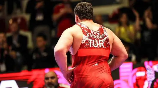 Tiran'da Avrupa Güreş Şampiyonası'nda Üç Türk Güreşçi Yarı Finale Yükseldi