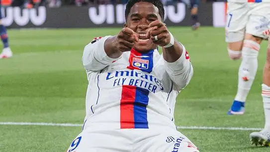 Lyon, PSG'yi 2-1 Yendi ve Şampiyonluk Yarışında Öne Çıktı