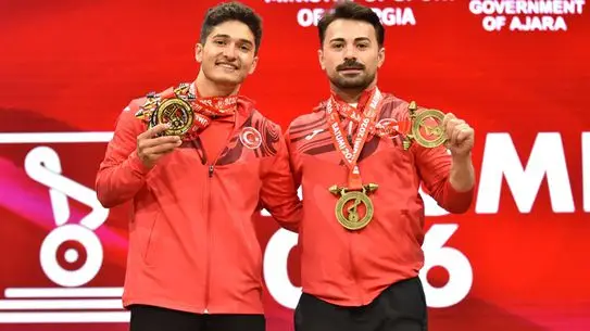 Avrupa Halter Şampiyonası'nda Özbek'in zafer anı