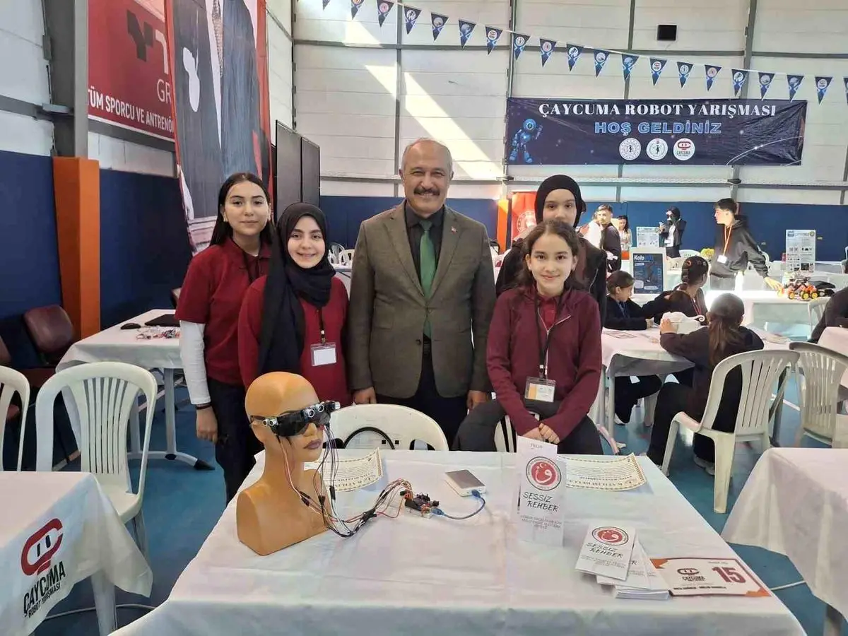 Devrek Lisesi Öğrencileri Robot Yarışmasında Altın Madalya Kazandı