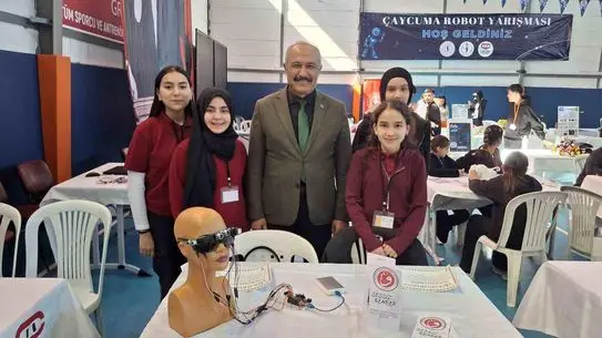 Devrek Lisesi Öğrencileri Robot Yarışmasında Altın Madalya Kazandı