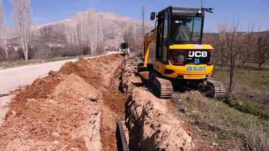 Elmalı’da Sıcak Asfalt Öncesi İçme Suyu Altyapısı Yenileniyor