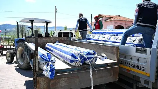 Manisa Büyükşehir Belediyesi, Afetzede Çiftçilere Sera Naylonlarıyla Destek Sağladı
