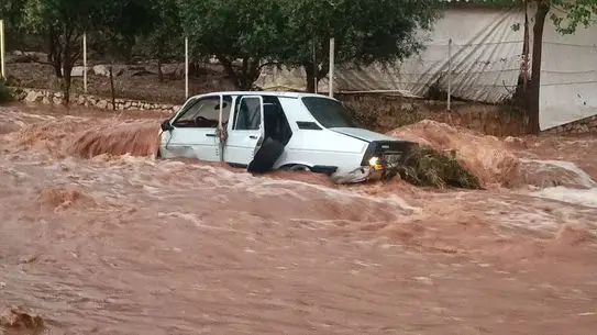 Kozan’da Şiddetli Sağanak ve Dolu Sel Felaketine Yol Açtı
