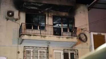 Bornova’da Apartman Yangını: 71 Yaşındaki Baba Şehit, Engelli Oğlu Hastaneye Kaldırıldı