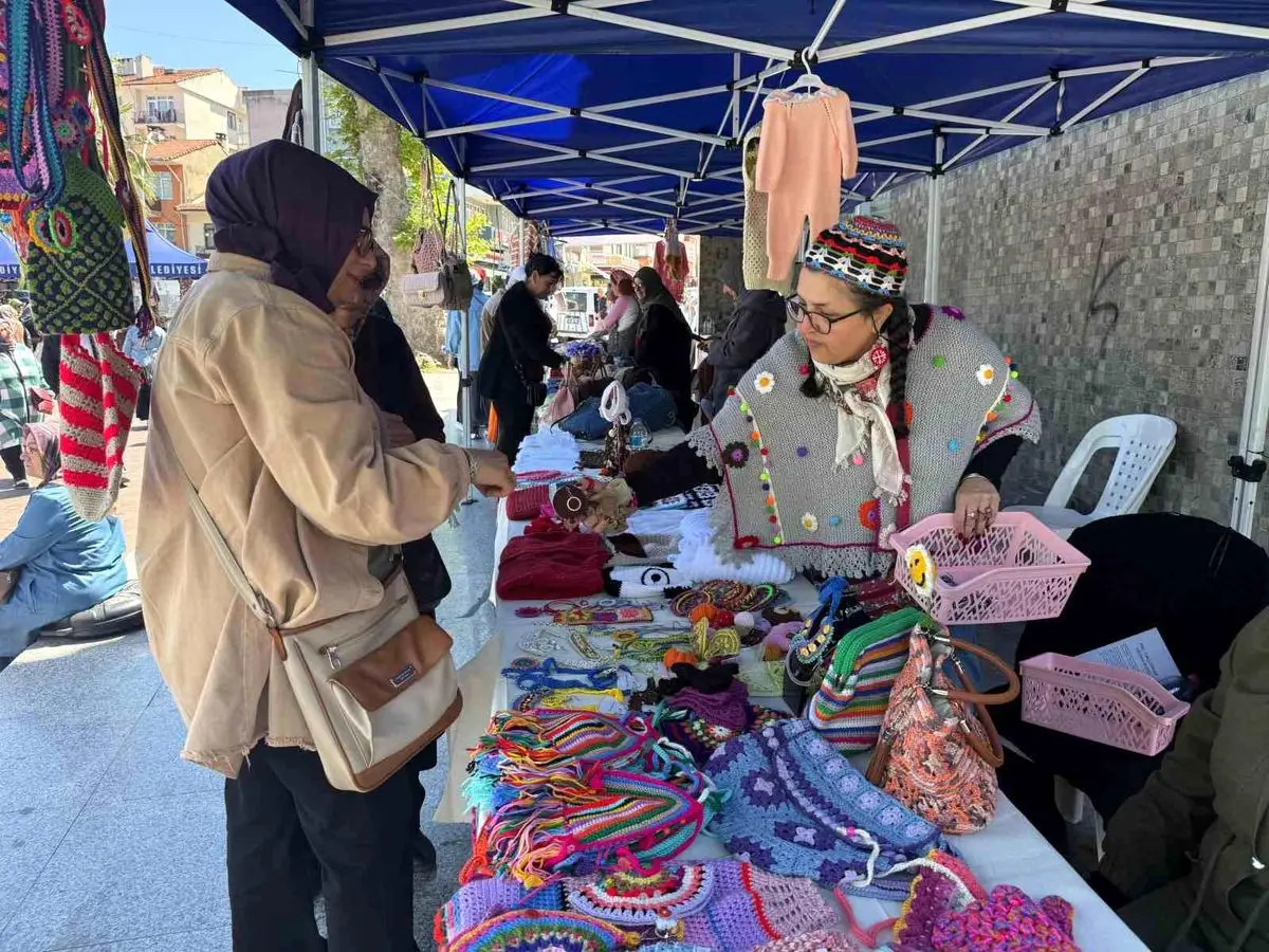 Gölcük’te 'Renkli İlmekler' Şöleni El Emeği Ürünleriyle Renk Katıyor
