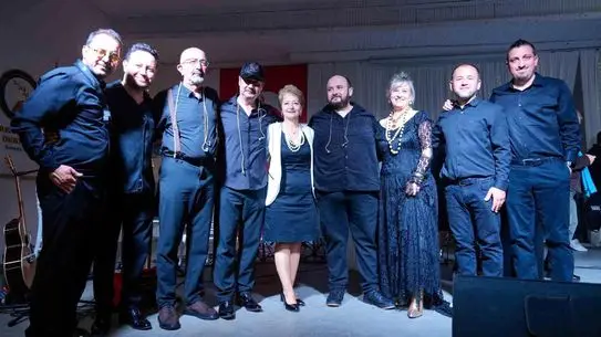 Burhaniye'de Eğitime Destek Konseri Coşkuyla Gerçekleşti