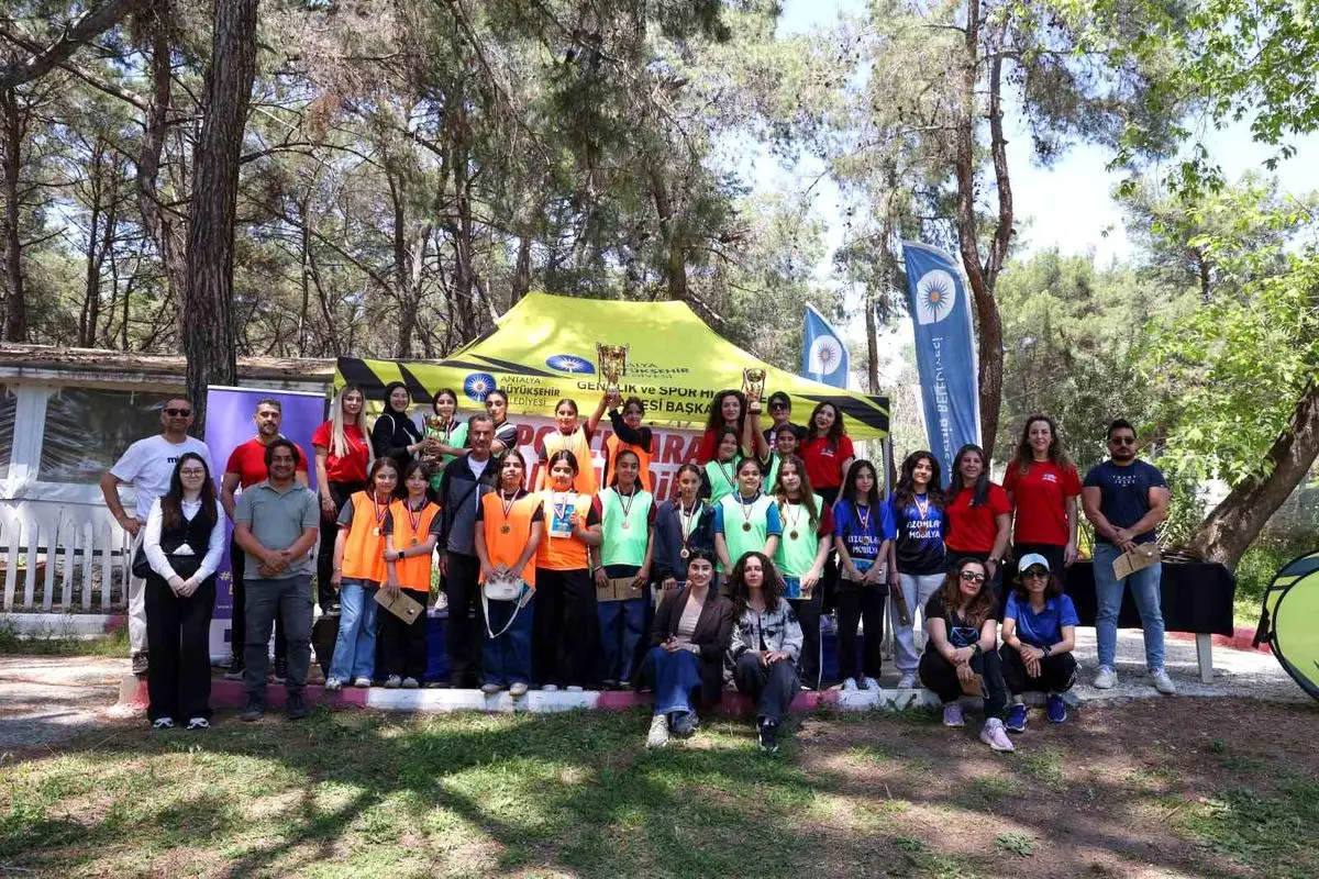 Antalya Büyükşehir Belediyesi Kız Çocuklarına Floor Curling Desteği Sağladı