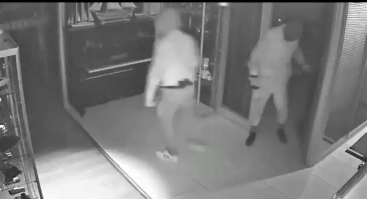 Maskeli hırsızların girdiği işletme