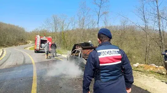 Bilecik'te Seyir Halindeki Otomobilde Yangın Çıktı