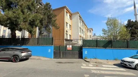 Bağcılar’da Kırmızı Işıkta Geçen Otobüs, İlkokul Öğrencisini Sürükledi