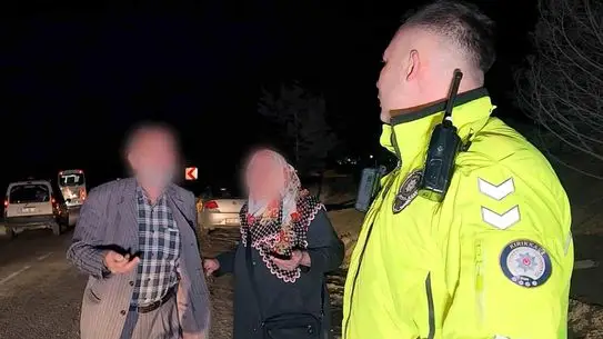 Kırıkkale'de Kaza Sonrası Polisle Konuşan Yaşlı Çiftin Şaşırtıcı Kimliği Ortaya Çıktı