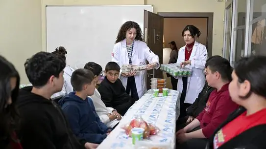 Silifke'de Aşhane, Günde 500 Kişiye Sıcak Yemek Sunuyor