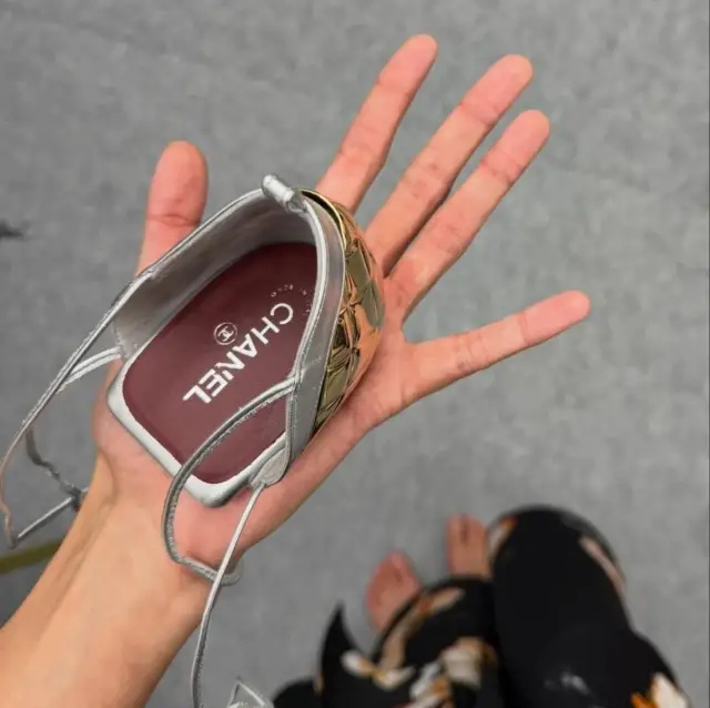 Chanel sandalet detay fotoğrafı 2