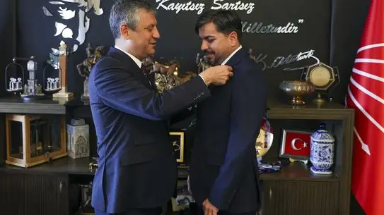 CHP, Arif Kocabıyık’ın Üyelik Başvurusu Durduruldu: Parti İçinden Gelen Sert Eleştiriler