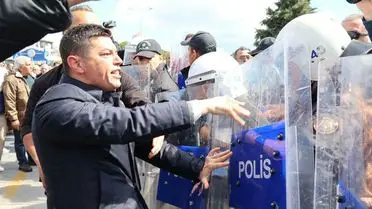 Marmaris Belediye Başkanı Acar Ünlü'ye 5 Ay Hapis Cezası – Polise Saldırı İddiası