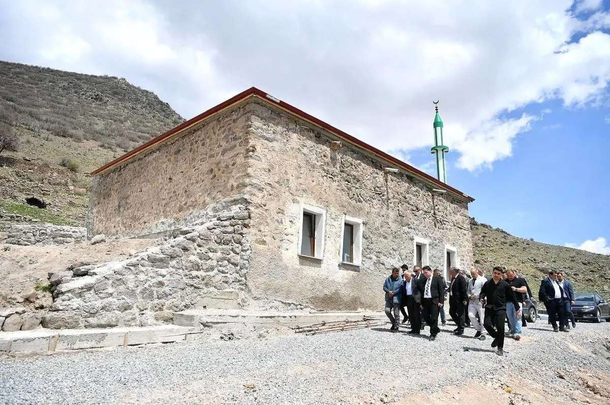 Kayseri’de Seyyid Abdul İlyas Hazretleri Türbesi ve Camii’nde Restorasyon Çalışmaları Tamamlandı