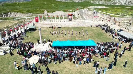 Tripolis Antik Kenti’nde 23 Nisan Coşkusu: Çocuklar Tarihle Buluştu