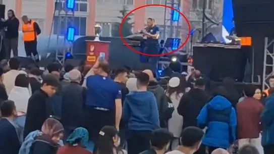 Fenerbahçe Anonsçusunun Kütahyaspor Şampiyonluk Kutlamasındaki Sürpriz Görünümü Taraftarları Harekete Geçirdi