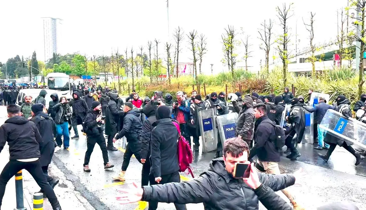 Mecidiyeköy'de polis ve yürüyüş grubu