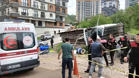 Ankara’da İşçi Bayramı’nda Kamyonet Kazası: 2 İşçi Hayatını Kaybetti