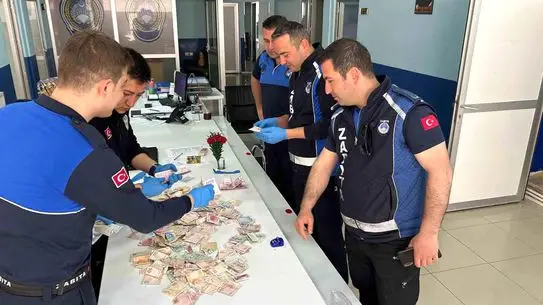 Bilecik’te Zabıta Operasyonu: Dilenciden 32 Bin Lira Ele Geçirildi