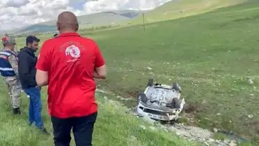 Elazığ’da Şarampolde Ters Kalan Otomobilde 3 Kişi Yaralandı