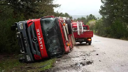 Kastamonu’da İtfaiye Aracı Takla Attı: 3 Eri Yaralandı
