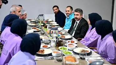 Bursa’da 1 Mayıs Kutlaması: Yıldırım Belediye Başkanı Oktay Yılmaz’dan İşçi Ziyareti