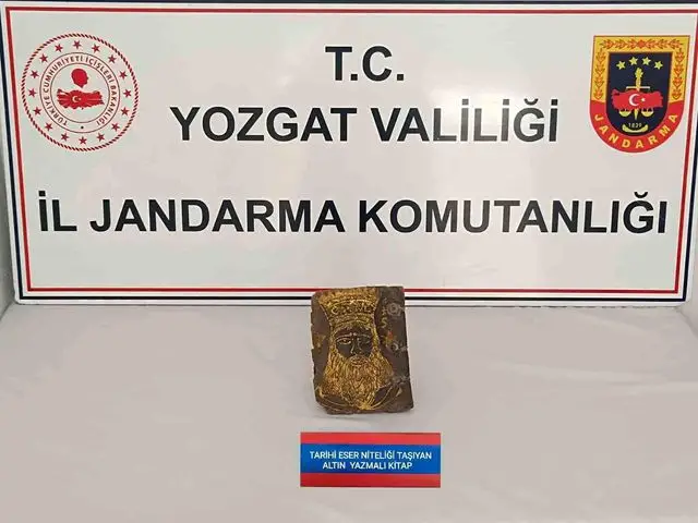 Operasyon sırasında yakalanan şüpheliler