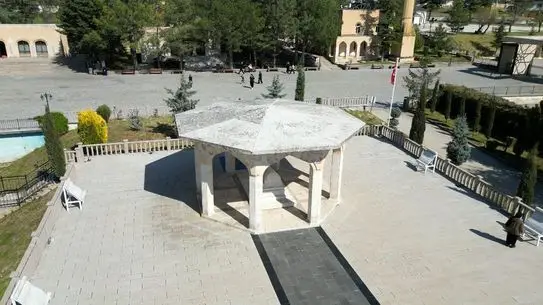 Yunus Emre Türbesi'nde Yıllık Ziyaretçi Akını: Eskişehir'in Kültürel Mirası Canlanıyor