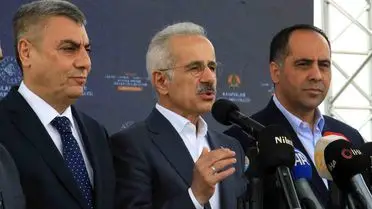 Ulaşım Bakanı Uraloğlu: Çeşmeli‑Kızkalesi Otoyolu’nun İlk Bölümü Temmuz’da Açılıyor