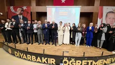 Diyarbakır’da 100’den Fazla Siyasi Üye AK Parti’ye Katıldı