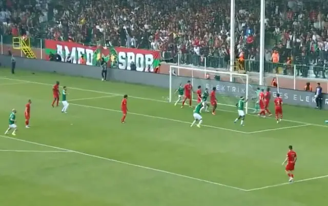 Güray Vural korneri değerlendiriyor