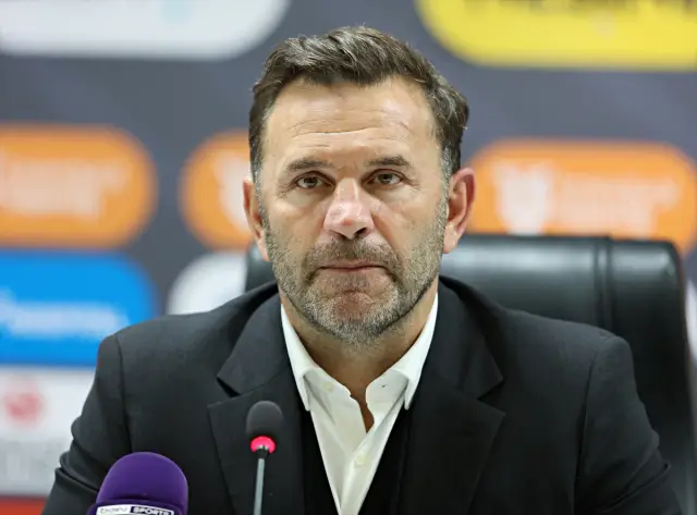 Okan Buruk teknik köşe