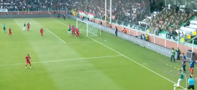Maç sonunda Iğdır FK oyuncuları sevinç içinde