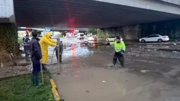 Gaziantep'te Şiddetli Süper Hücre Fırtınası Şehri Felç Etti