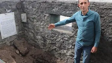 Erzurum’da “Öksürük Baba” Türbesinde Gece Yarısı Define Kazısı Ortaya Çıktı