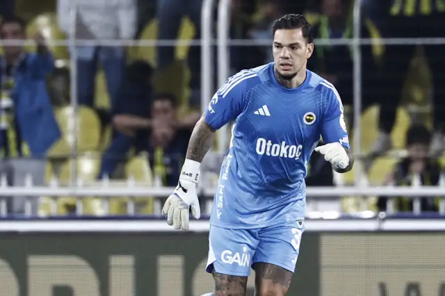 Al Nassr takım fotoğrafı ve Ederson
