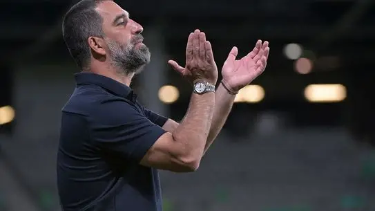 Arda Turan önderliğindeki Shakhtar, Dinamo Kiev'i 2-1 mağlup ederek puanını 63'e çıkardı