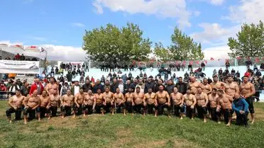 Edremit'te 18. Şehit Hamdibey Yağlı Pehlivan Güreşleri Coşkuyla Gerçekleşti