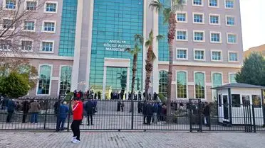 Antalya’da Rüşvet Davası: Muhittin Böcek ve 40 Diğer Sanık Yeniden Yargılanıyor